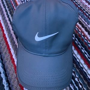 Grey Nike featherlight hat